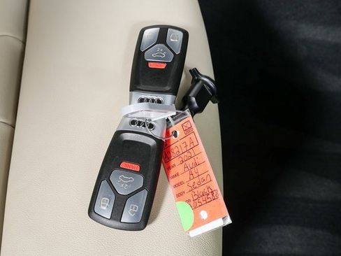 Used 2021 Audi A4 2.0T Premium image 35