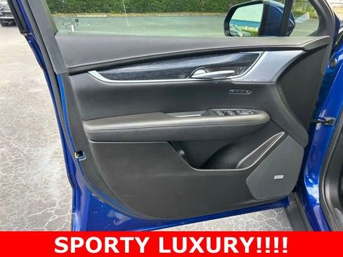 Used 2023 Cadillac XT5 Premium Luxury FWD image 12