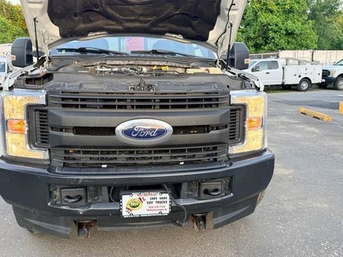 Used 2017 Ford F250 XL w/ Power Equipment Group AWD/4WD image 40