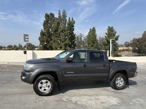 Used 2010 Toyota Tacoma PreRunner image 8