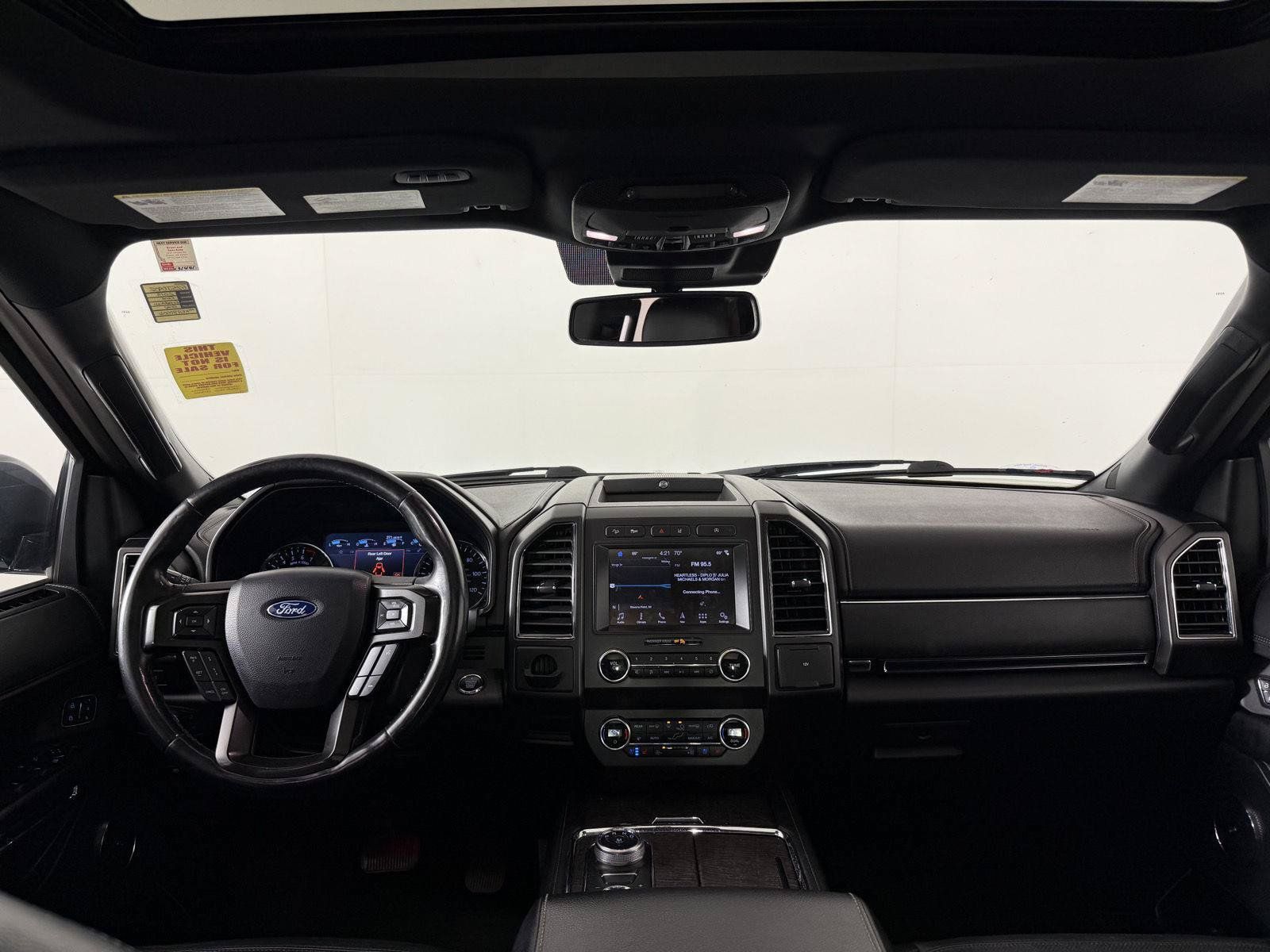 Used 2019 Ford Expedition Limited w/ Equipment Group 301A AWD/4WD image 3