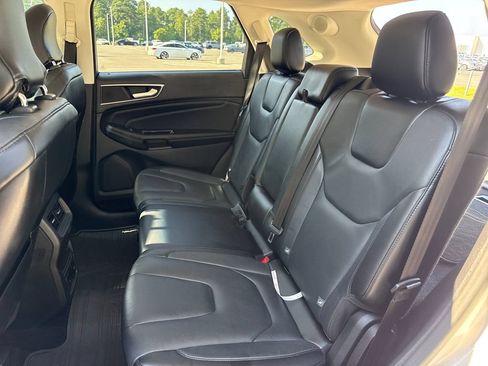 Used 2015 Ford Edge Titanium w/ Equipment Group 301A AWD/4WD image 31