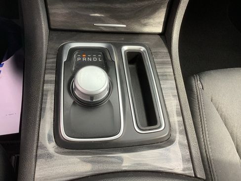 Used 2021 Chrysler 300 Touring w/ Sport Appearance Package image 18