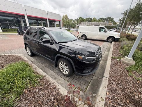 Used 2020 Jeep Cherokee Latitude image 3