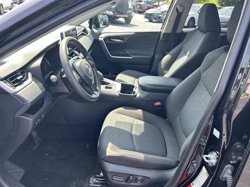 Used 2025 Toyota RAV4 XLE AWD/4WD image 20