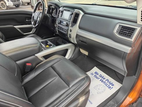 Used 2019 Nissan Titan PRO-4X w/ Pro-4x Convenience Package image 23