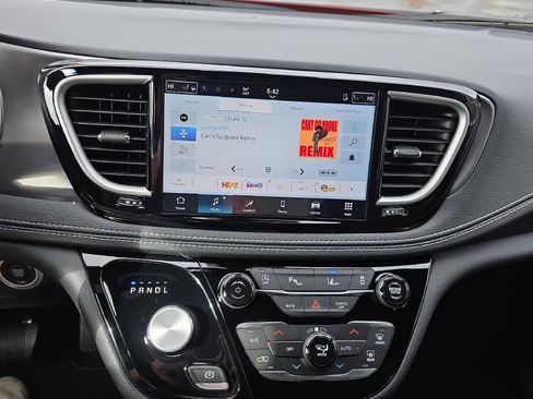 New 2026 Chrysler Pacifica Select w/ S Appearance Package image 23