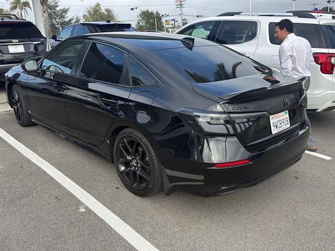 Used 2024 Honda Civic Sport image 3