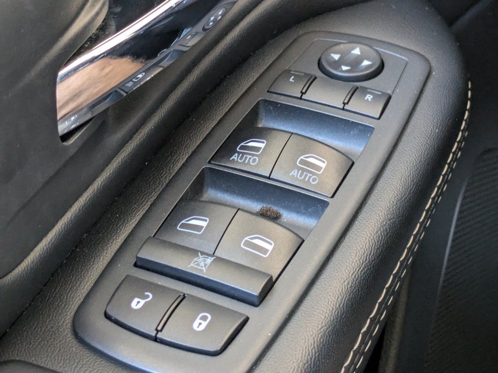 Used 2019 Dodge Grand Caravan SE FWD image 21