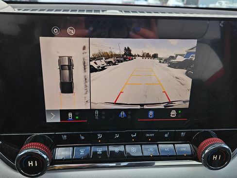 Used 2023 GMC Canyon AT4X image 12