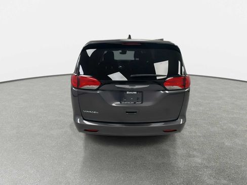 Used 2021 Chrysler Voyager LX FWD image 7
