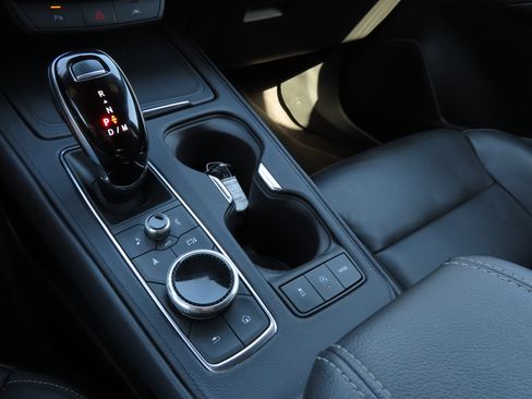 Used 2024 Cadillac XT4 Premium Luxury image 25