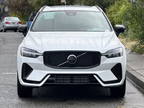 New 2026 Volvo XC60 T8 Plus w/ Climate Package AWD/4WD image 10