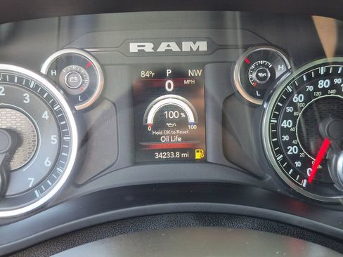 Used 2024 RAM 2500 Big Horn AWD/4WD image 32