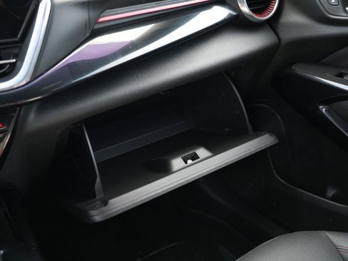 Used 2024 Chevrolet Trax RS w/ Sunroof Package FWD image 27