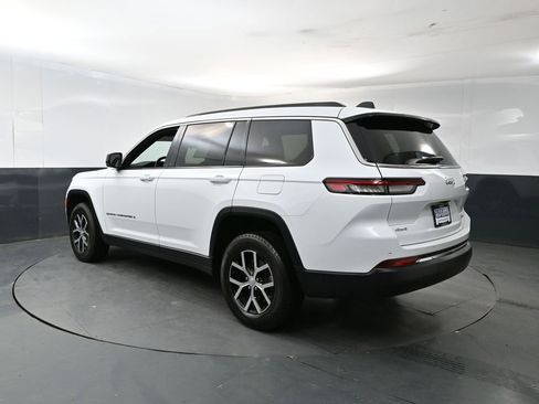 Used 2025 Jeep Grand Cherokee L Limited AWD/4WD image 3