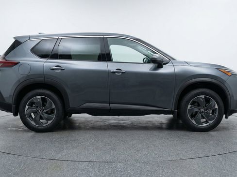 Used 2025 Nissan Rogue SV AWD/4WD image 11