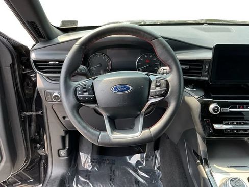 Used 2023 Ford Explorer ST-Line AWD/4WD image 13