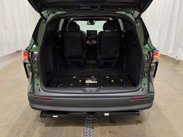 Certified 2026 Toyota Sienna XLE Woodland Edition AWD/4WD image 14