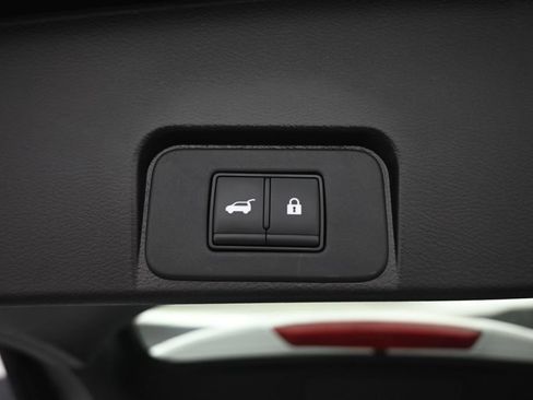 Used 2024 Nissan Rogue SV FWD image 18