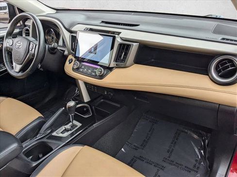 Used 2018 Toyota RAV4 Limited image 22