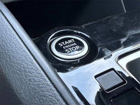 New 2025 Nissan Versa SV w/ Trunk Package image 32