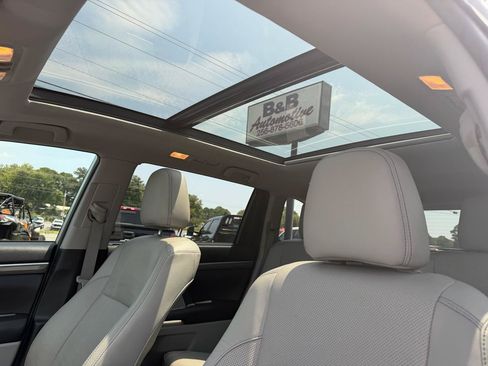 Used 2019 Toyota Highlander Limited Platinum FWD image 13