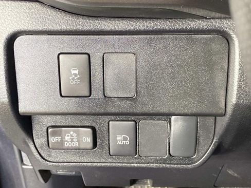 Used 2023 Toyota Tacoma SR5 AWD/4WD image 16