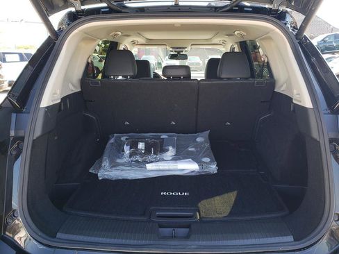Certified 2025 Nissan Rogue Platinum w/ Platinum Premium Package image 8