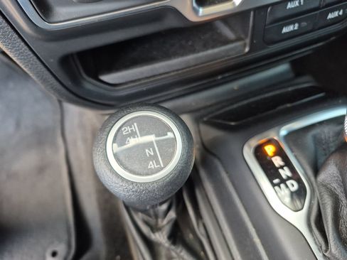 Used 2021 Jeep Wrangler Unlimited Sport AWD/4WD image 32