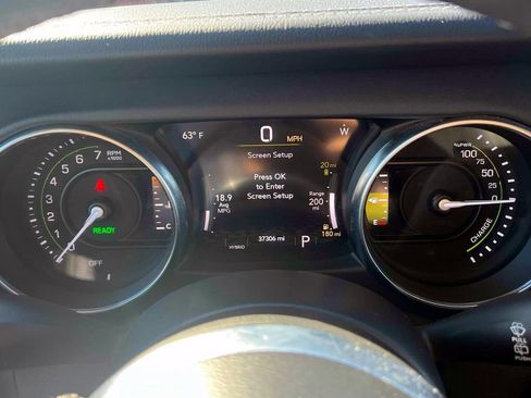 Used 2023 Jeep Wrangler Unlimited Sahara w/ Cold Weather Group image 24