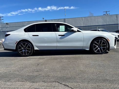 Used 2025 BMW 750e xDrive 750e xDrive w/ Premium Package image 3