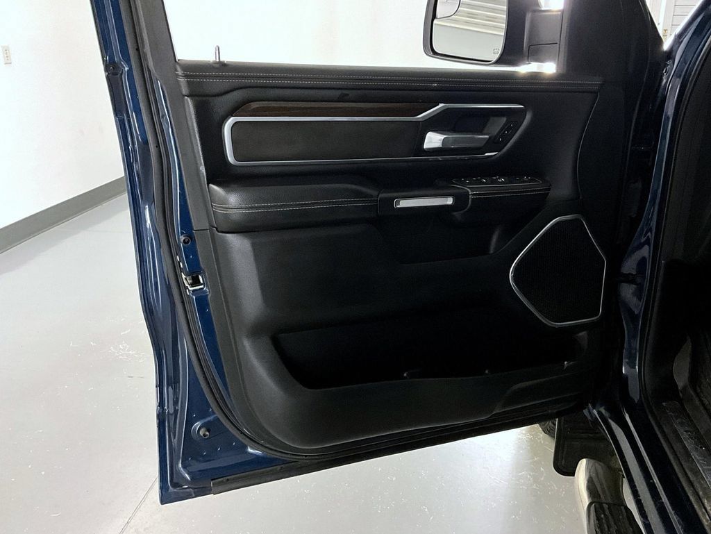 Used 2022 RAM 1500 Laramie AWD/4WD image 9