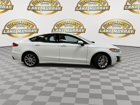 Used 2020 Ford Fusion SE FWD image 4