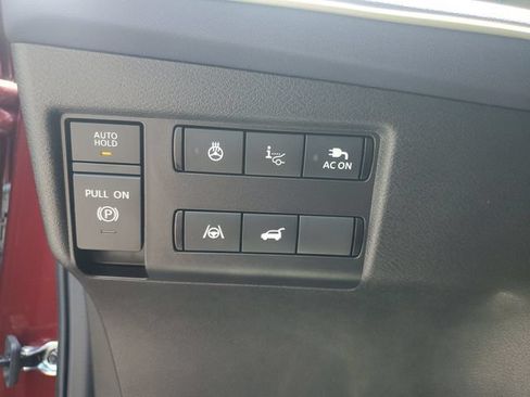 Certified 2026 Nissan Leaf Platinum+ w/ Floor Mat Package (Platinum+) FWD image 26