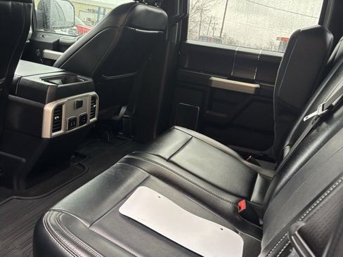 Used 2019 Ford F150 Lariat image 10