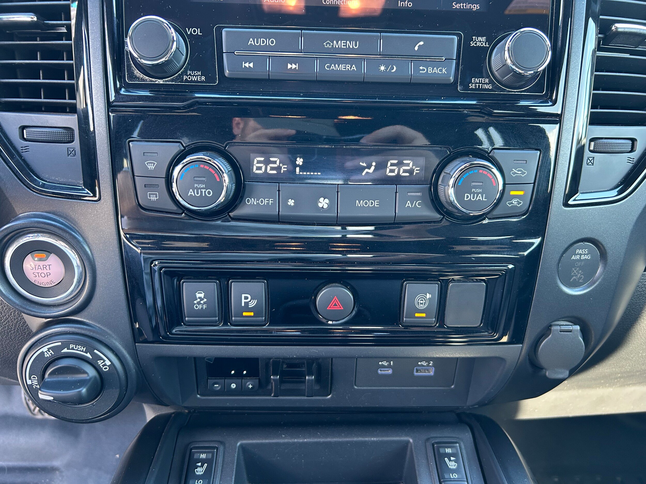 Used 2023 Nissan Titan SV w/ SV Convenience Package AWD/4WD image 21