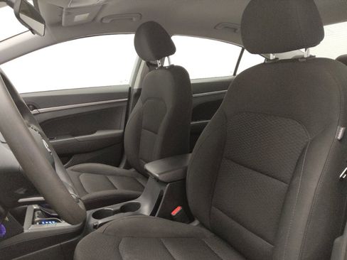 Used 2019 Hyundai Elantra SE w/ Cargo Package FWD image 17