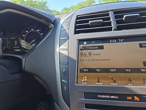 Used 2017 Lincoln MKZ Reserve AWD/4WD image 26