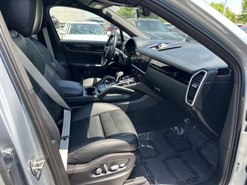 Used 2020 Porsche Cayenne S AWD/4WD image 35