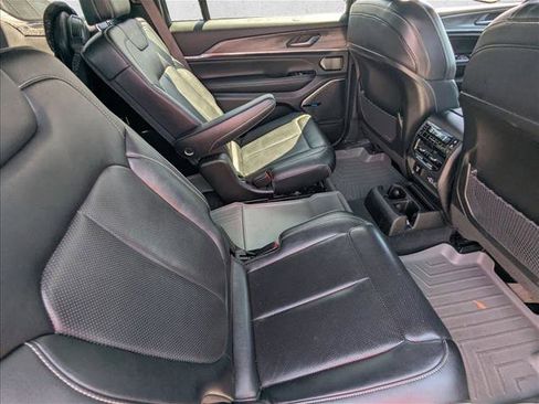 Used 2022 Jeep Grand Cherokee L Overland image 18