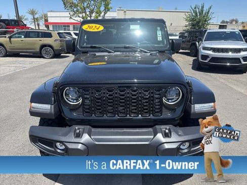 Used 2024 Jeep Gladiator Sport AWD/4WD image 8