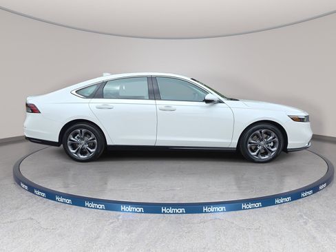 Certified 2025 Honda Accord EX-L image 4