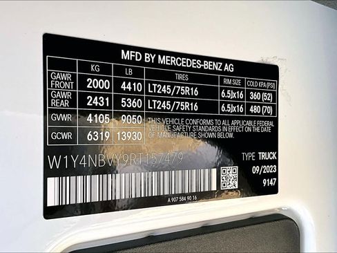 Used 2024 Mercedes-Benz Sprinter 2500 image 31