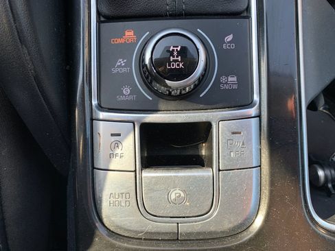 Used 2020 Kia Telluride LX AWD/4WD image 26