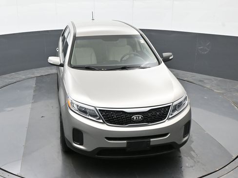 Used 2014 Kia Sorento LX image 28