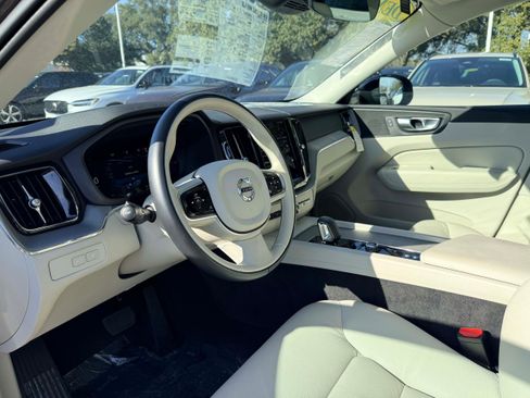 Certified 2024 Volvo XC60 T8 Plus w/ Protection Package Premier image 11