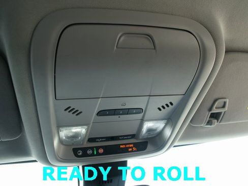 Used 2023 GMC Terrain SLT image 19