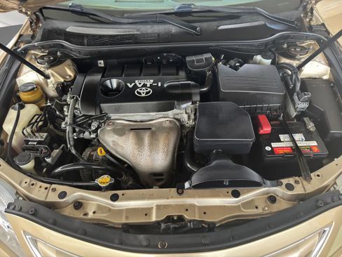 Used 2010 Toyota Camry LE image 21