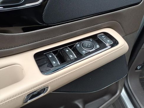 Certified 2023 Lincoln Aviator Reserve w/ Equipment Group 201A image 19